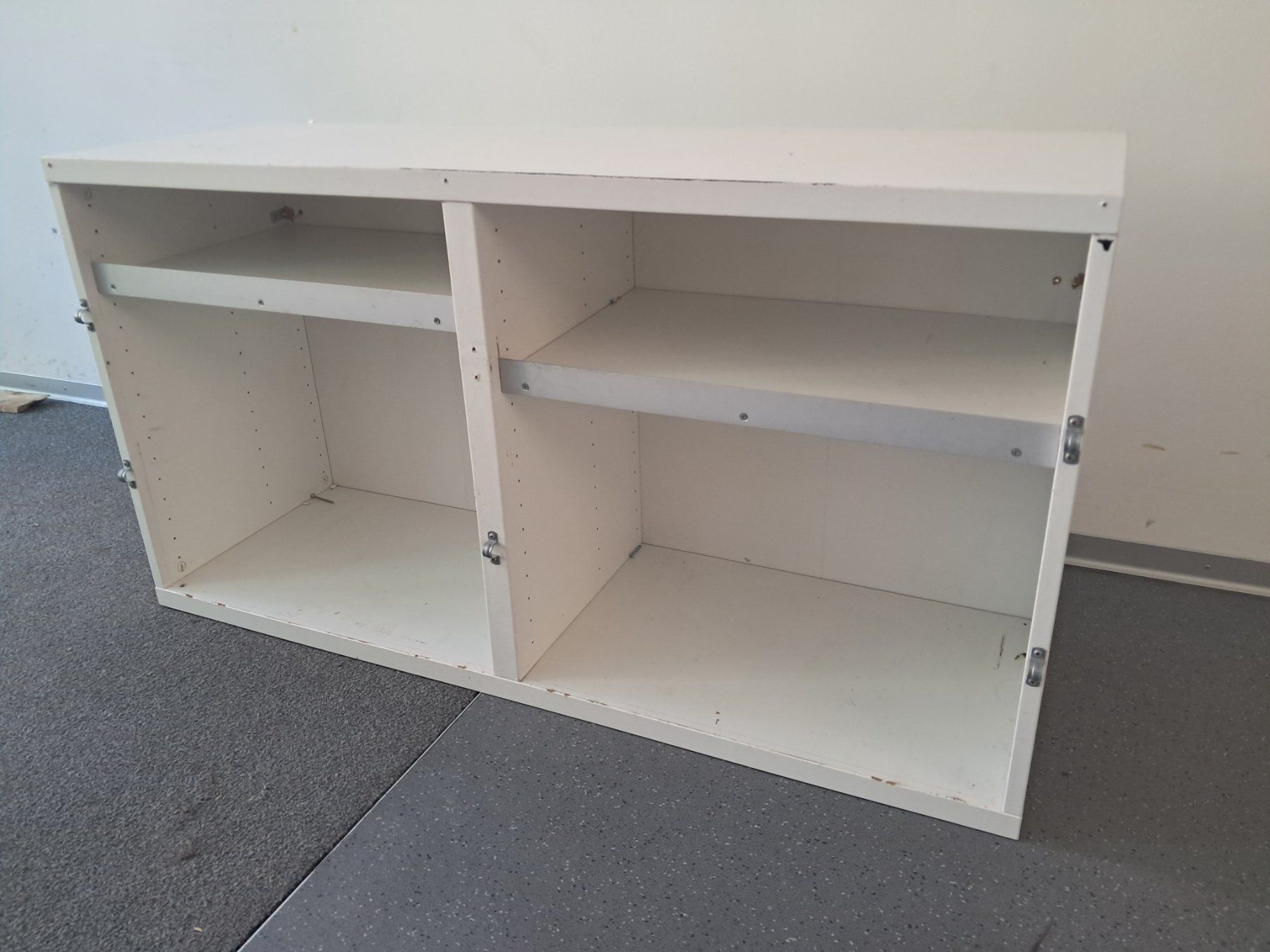 Ikea Étagères: Weisses Regal, IKEA Sideboard, Kommode – D'occasion à Zürich par Lia107