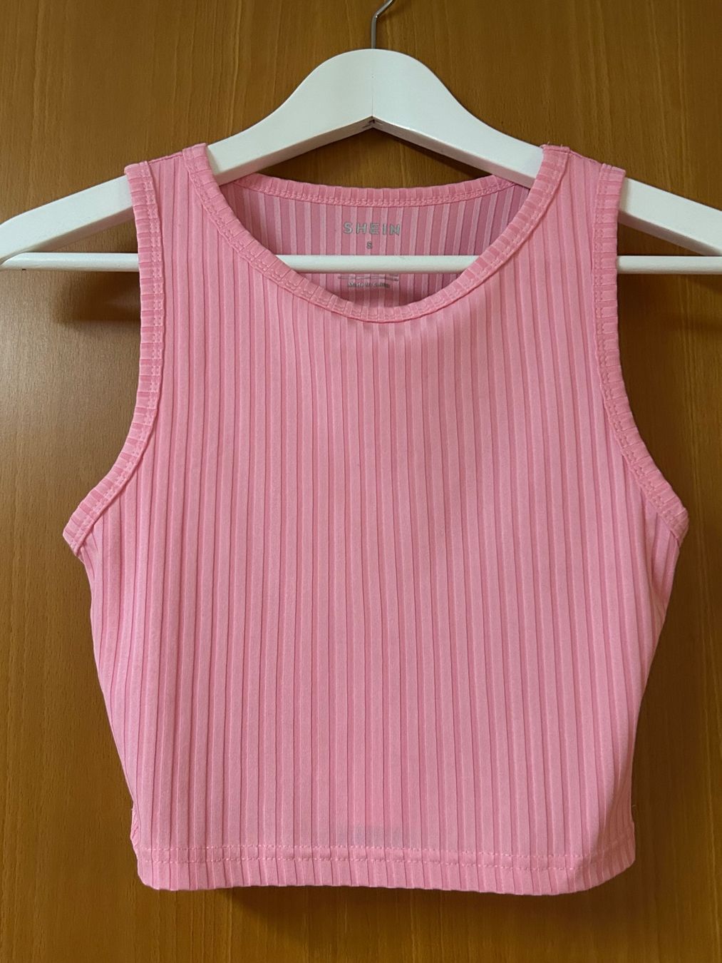 Top: SHEIN Crop Top Rosa gerippt Gr. S – Usato da Oberkulm venduto da angela_05 1