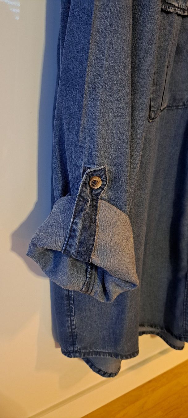 Blusen: Belle chemise en jean – Neu (gemäss Beschreibung) aus Le Mont-sur-Lausanne von olatiu 5