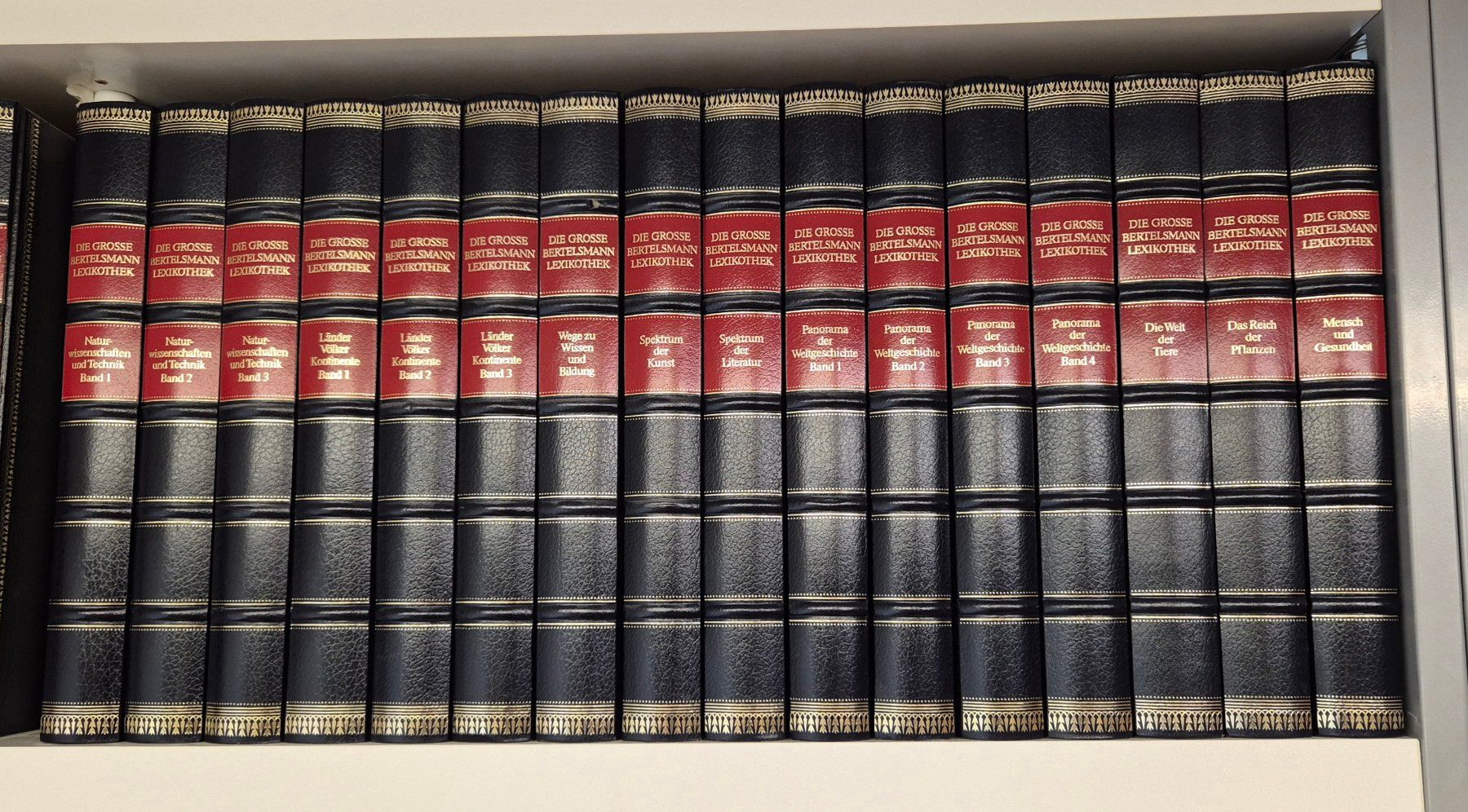 Bücher: Bertelsmann Lexikothek – Gebraucht aus Spreitenbach von aspen11 1