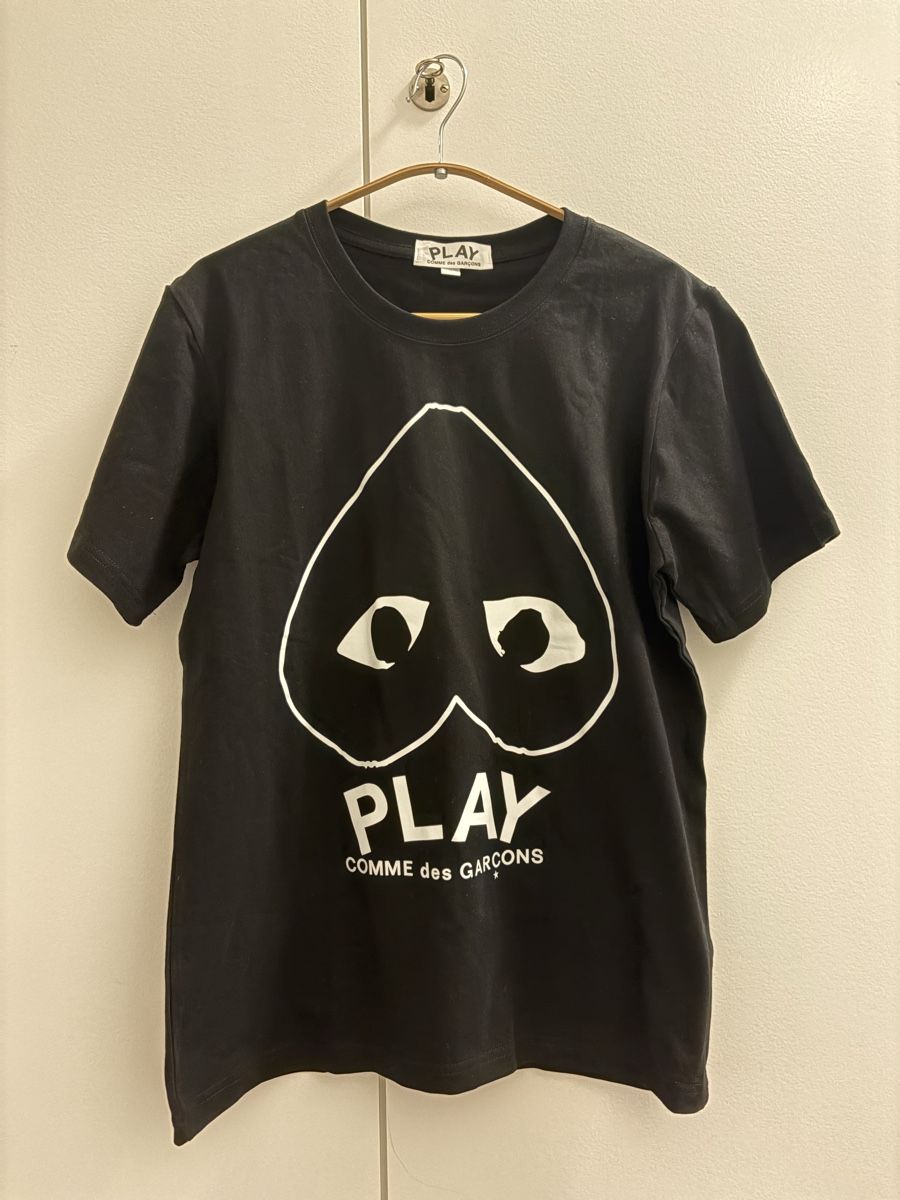 Comme Des Garcons T-shirt: Comme des Garçons T-Shirt – Nuovo (secondo la descrizione) da Aarau venduto da FL10001