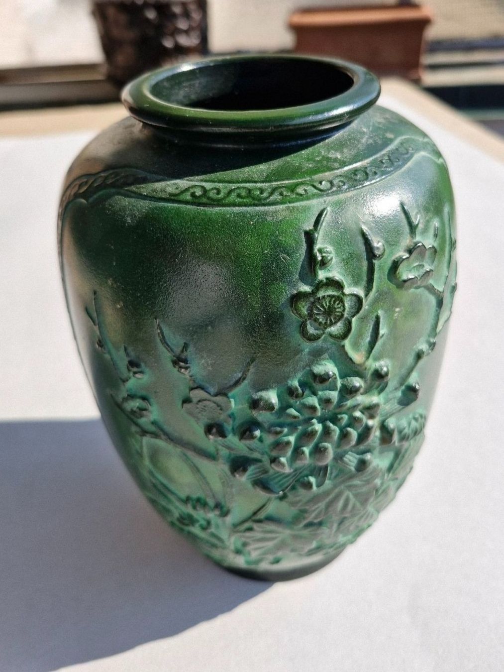 Vase & Récipients: Antike grüne Asiatische Vase mit Blumenmuster – D'occasion à Zürich par Secretariat11