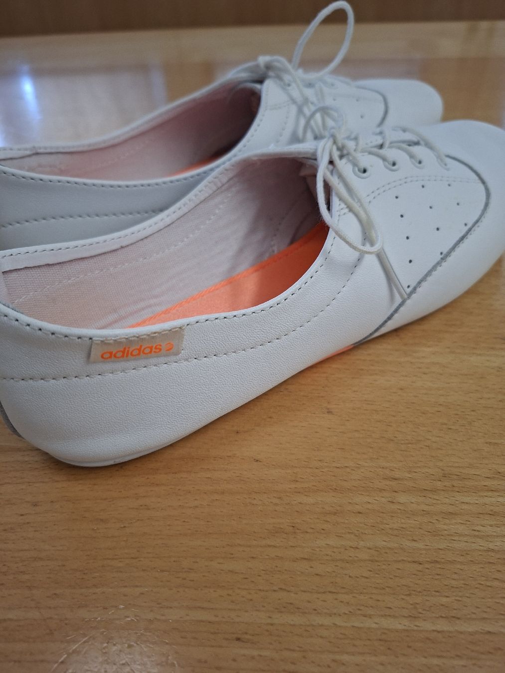 Chaussures femmes: Sommerschuhe adidas Damen – D'occasion à Ruswil par Nasenspitz