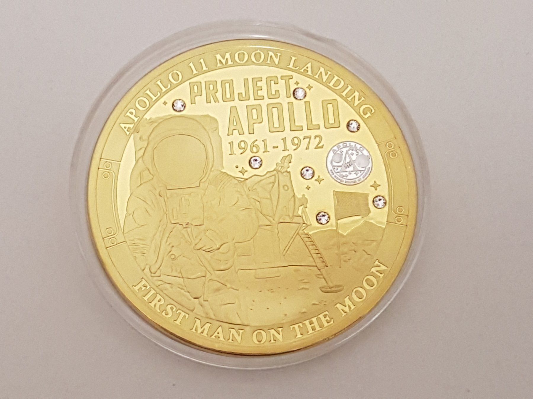 Medaillen: XXL Projekt Apollo mit Swarovski Element – Neu und originalverpackt aus Sevelen von CH-Sammlungen
