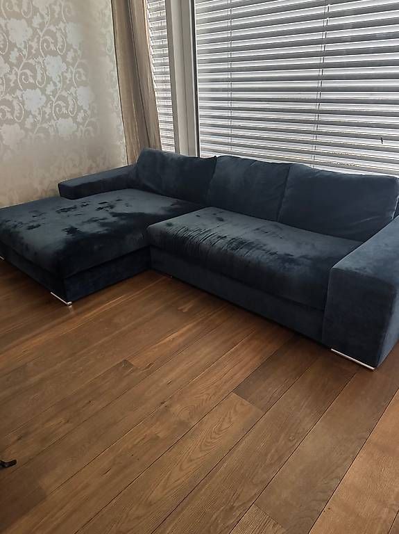 Divani: Designer Sofa Samt – Usato da Montlingen venduto da Utopia9000 2