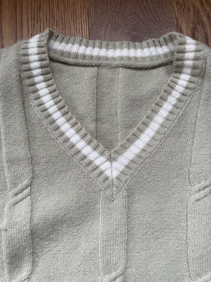 Shein Maglioni & Felpe: Pullover Grün Trendig – Usato da Wetzikon ZH venduto da tab_hk5v 1