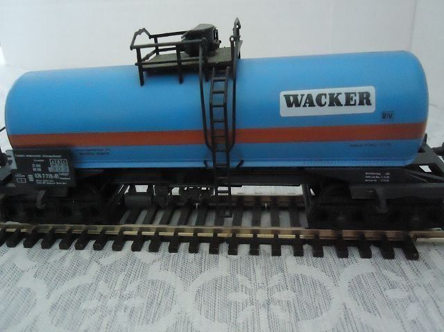 Roco Modellini di ferrovie: HO Roco Kesselwagen Wacker – Usato da Ergisch venduto da Haemmerli59 1