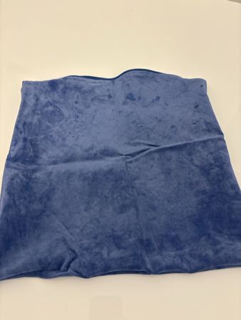 Blauer Kissenbezug Samtigweich und schimmernd