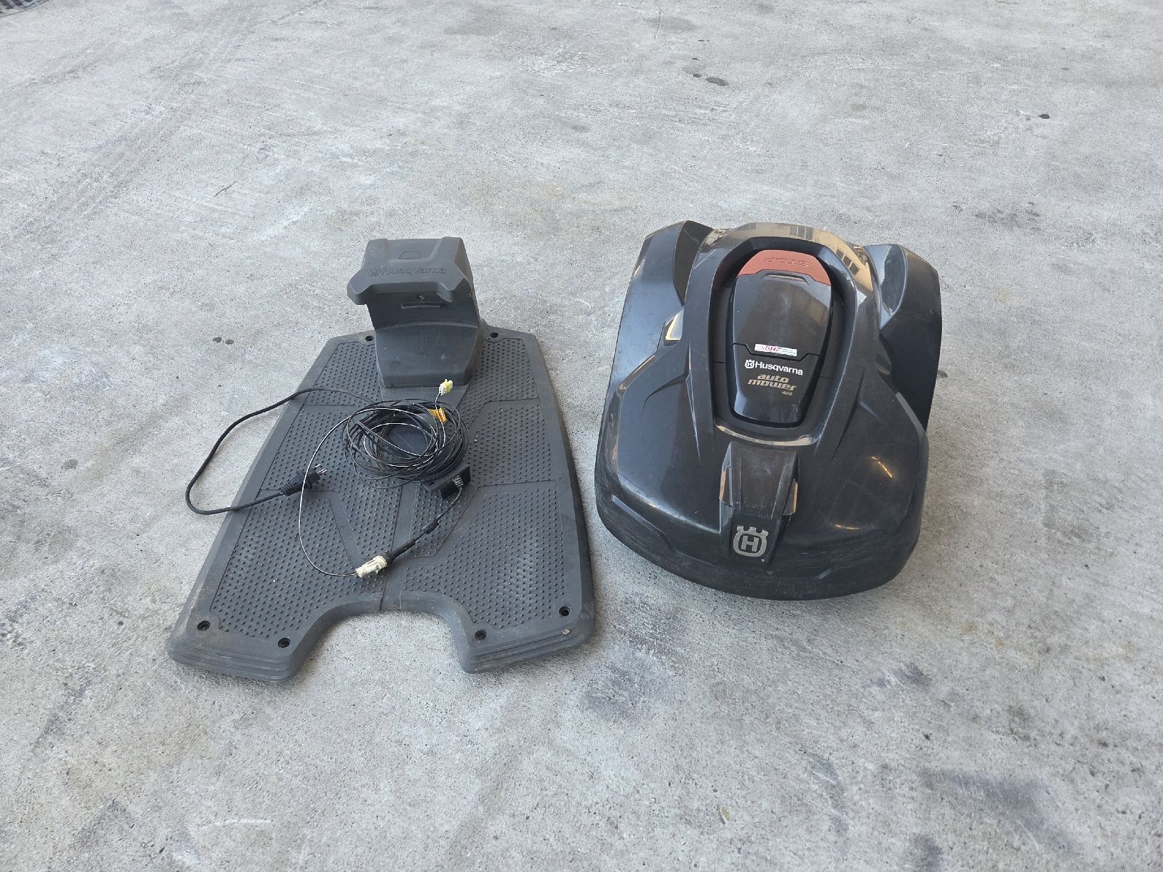 Husqvarna Tondeuses à gazon: Husqvarna Automower 420 Rasenroboter – D'occasion à Dettighofen par md9560i