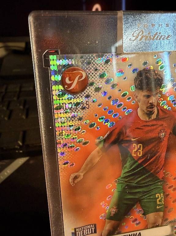 Carte collezionabili: Topps pristine euro 2024 Vitinha/25 – Usato da Prez-vers-Siviriez venduto da mel_flf7 1