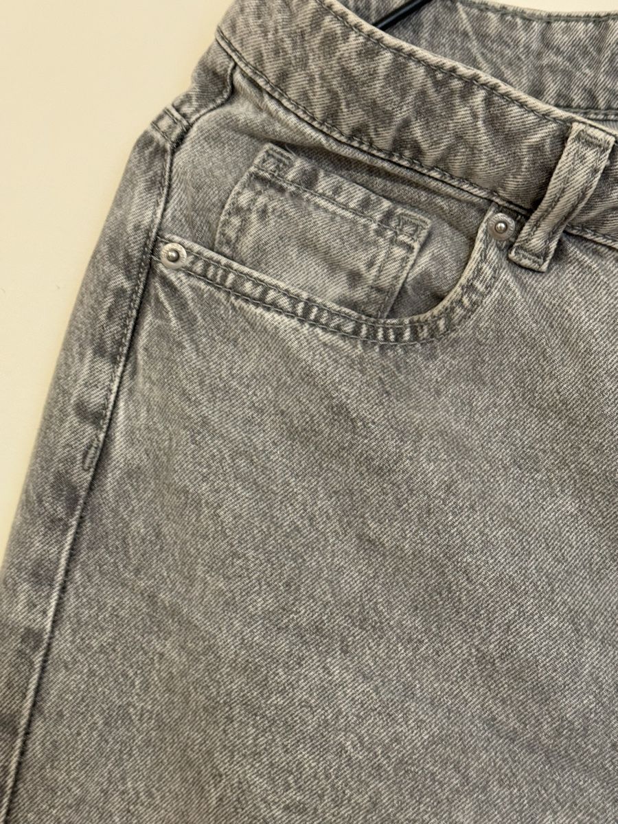 Jeans: Jeans grau High-Waist (Gr. 36) – Usato da Luzern venduto da vqu_8gks 3