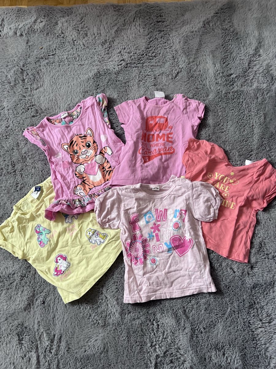 Lotti & Set di vestiti: Kinderkleider-Paket: T-Shirts, Pullover, Bodys, Grösse 86 – Usato da Schaffhausen venduto da ReplayTJazz 2