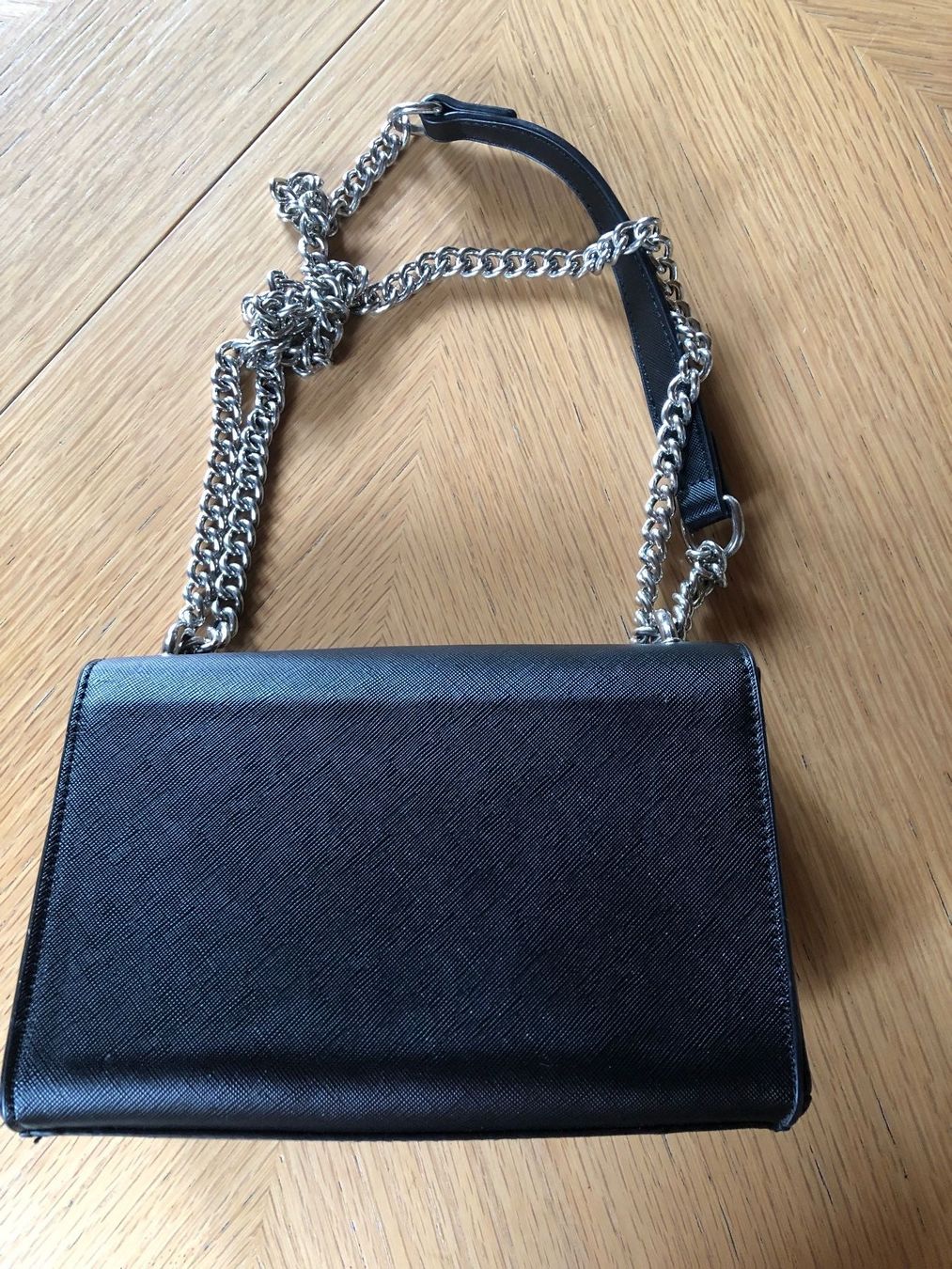 Borse da donna: Umhängetasche schwarz Bershka – Usato da Schübelbach venduto da Dolly990_2 1