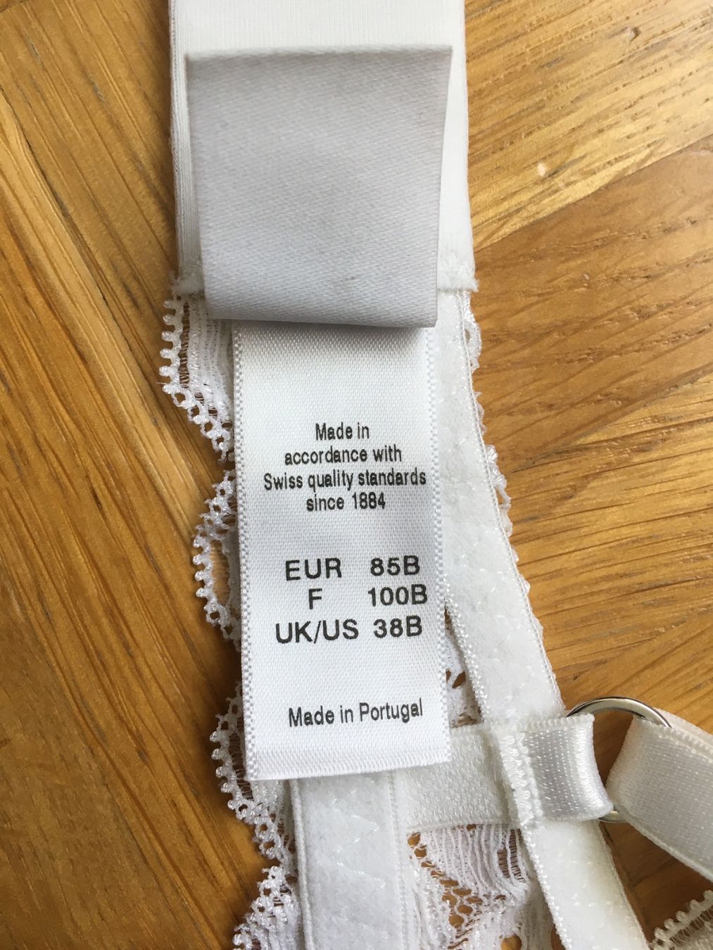 Hanro Altra biancheria intima: Hanro BH Moments Gr. 85B NP. 95.- – Nuovo (secondo la descrizione) da Rüfenacht BE venduto da Anele_13 7