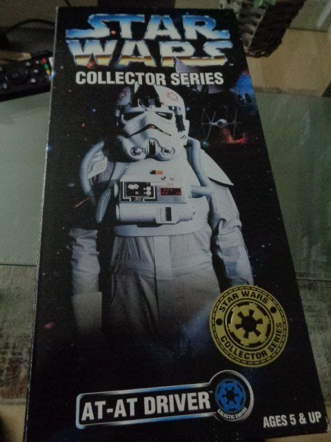 Star Wars Statuette: Star Wars Hasbro  At At Driver – Usato da sargans venduto da Angamar