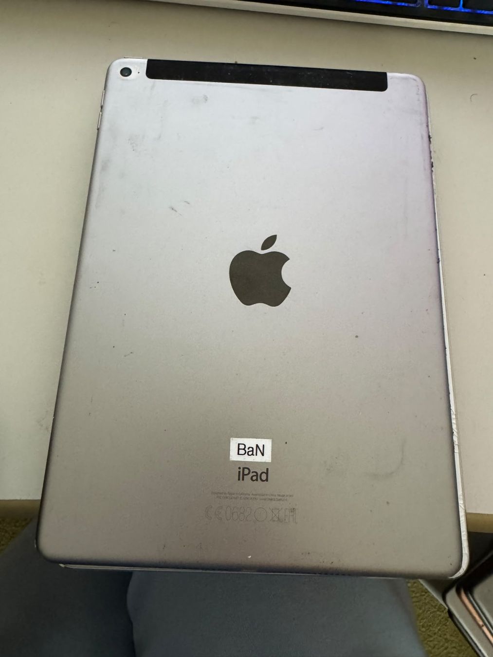 Apple Tablet PC: Ipad Air 2 -A1567 ungeprüft – Difettoso da Olten venduto da HoYa01