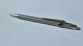 Caran d'Ache Kugelschreiber 849 silber