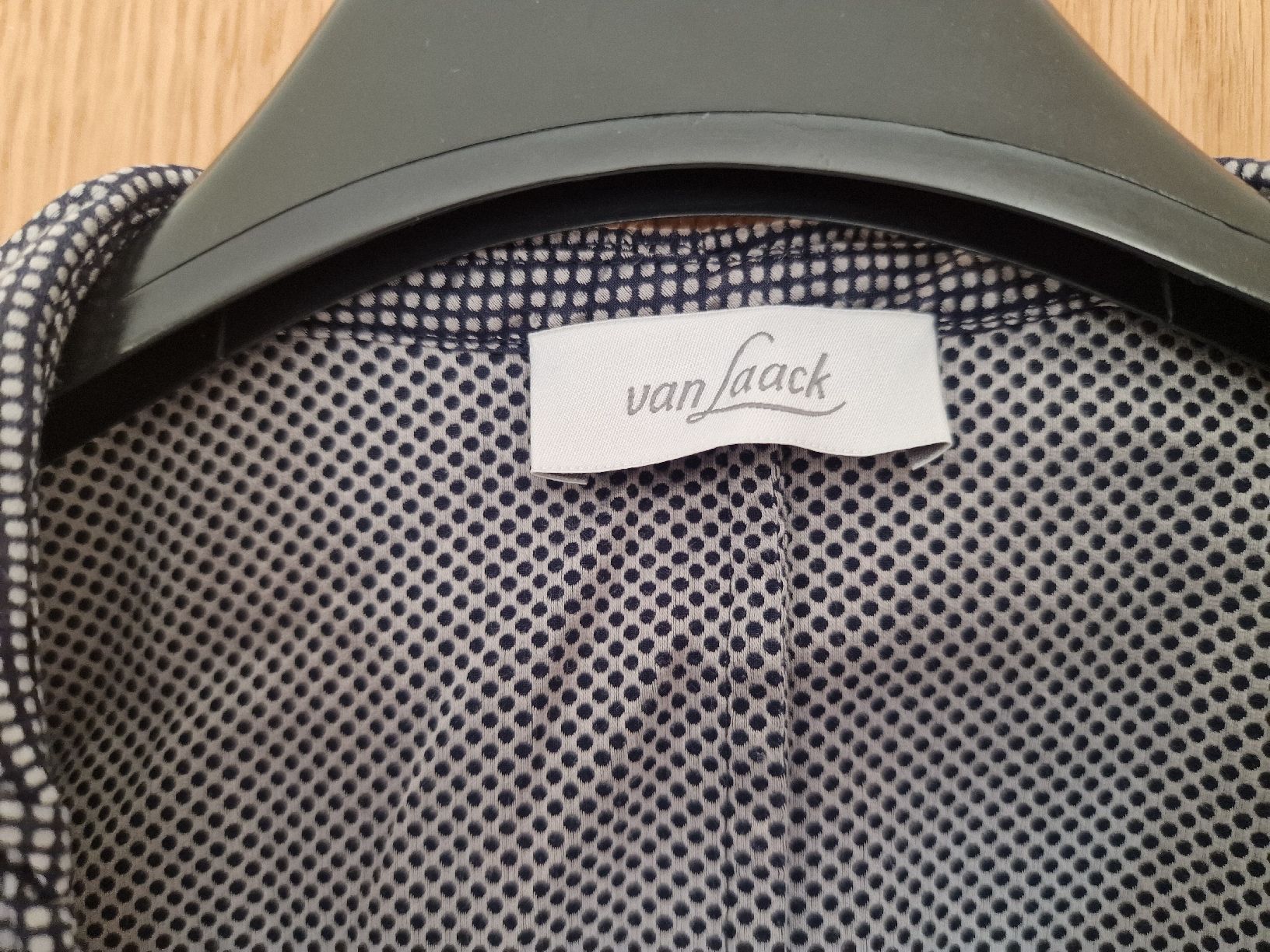Van Laack Blusen: ärmellose Bluse van Laack – Gebraucht aus Lausen von Joli-80 2