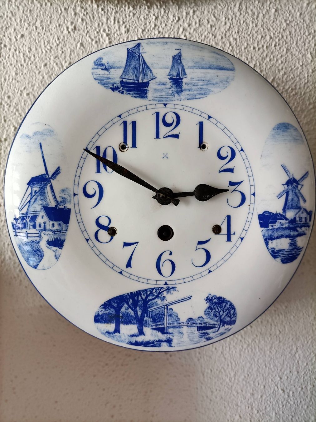 Orologi: wunderschöne Küchenuhr – Usato da Stansstad venduto da Falcon-Crest