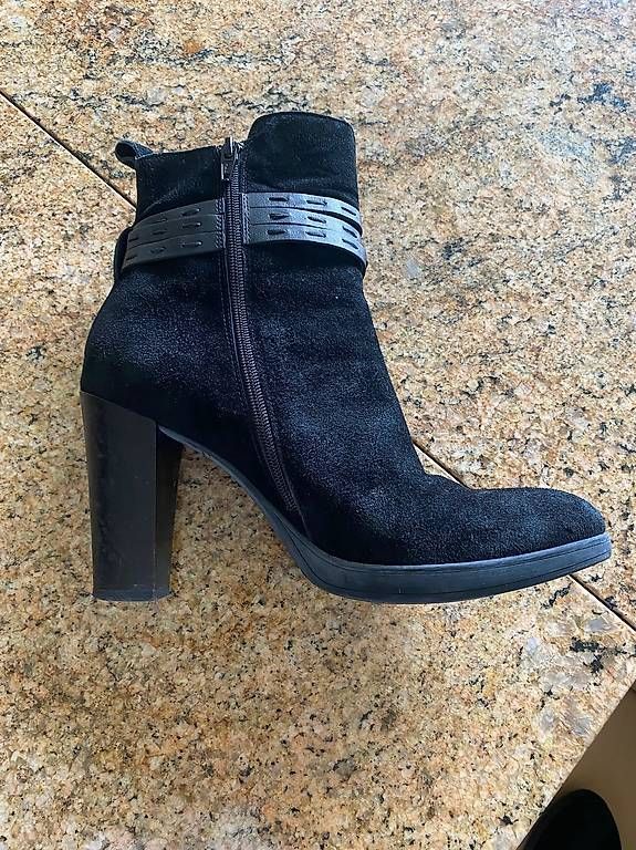 Damenschuhe: Stiefelette Wildleder Gr.41, – Gebraucht aus Weggis von goo_vn75 1