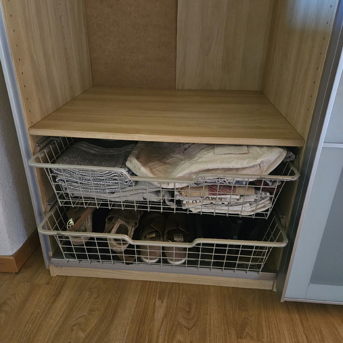 Armadi: Schöner Grosser Kleiderschrank ab 1.- – Usato da Eglisau venduto da kaya024 4