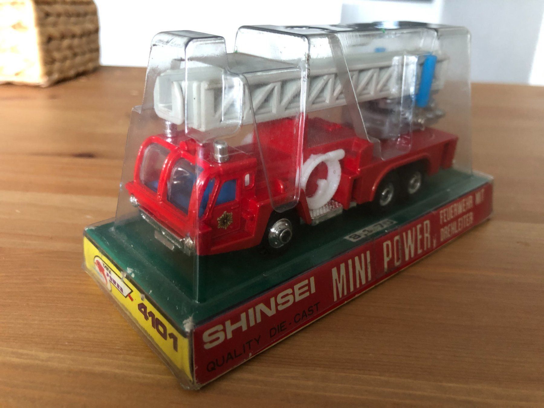 Modellini d'auto: SHINSEI AERIAL LADDER FIRE ENGINE – Usato da Meilen venduto da rdv_n7s9 1