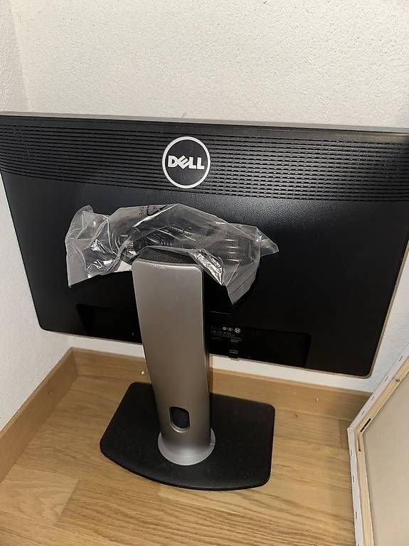 Monitor: Dell Monitor – Usato da Rümlang venduto da TJDG