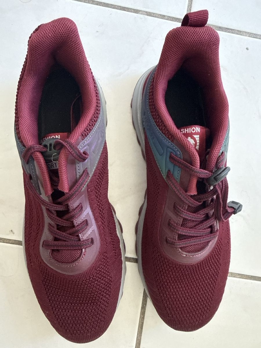 Scarpe da uomo: Bequeme, neuwertige Sneakers – Nuovo (secondo la descrizione) da Allschwil venduto da Irlandelfe85 3