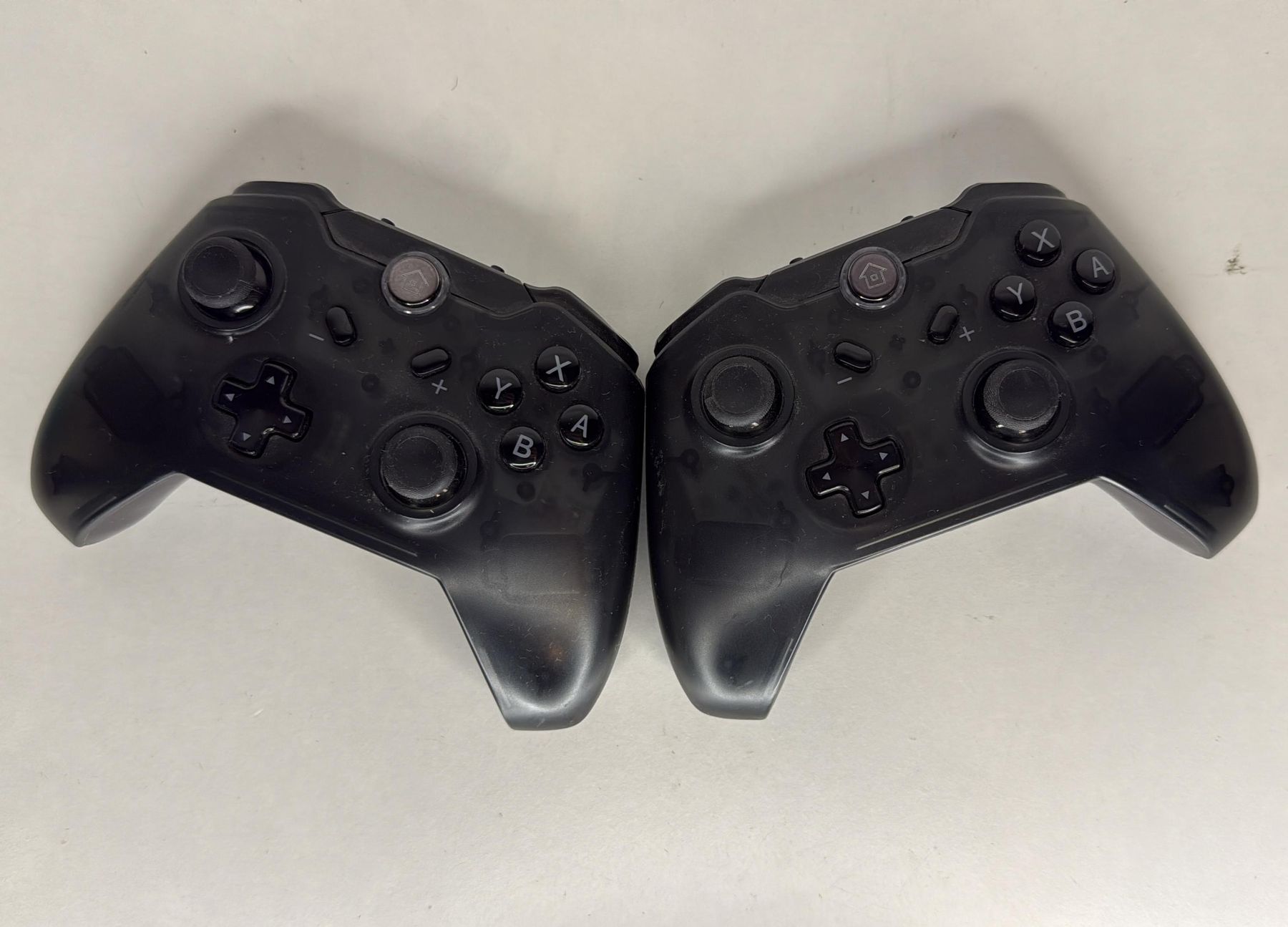 Manettes: 2 Gamepad Wireless Controller schwarz  – D'occasion à Ehrendingen par lax21