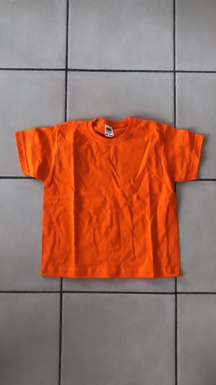 Chemises, T-shirts & Polos: Tshirt 5-6 Jahre Unisex – Neuf avec emballage d'origine à Biel/Bienne par Bolagol9 1