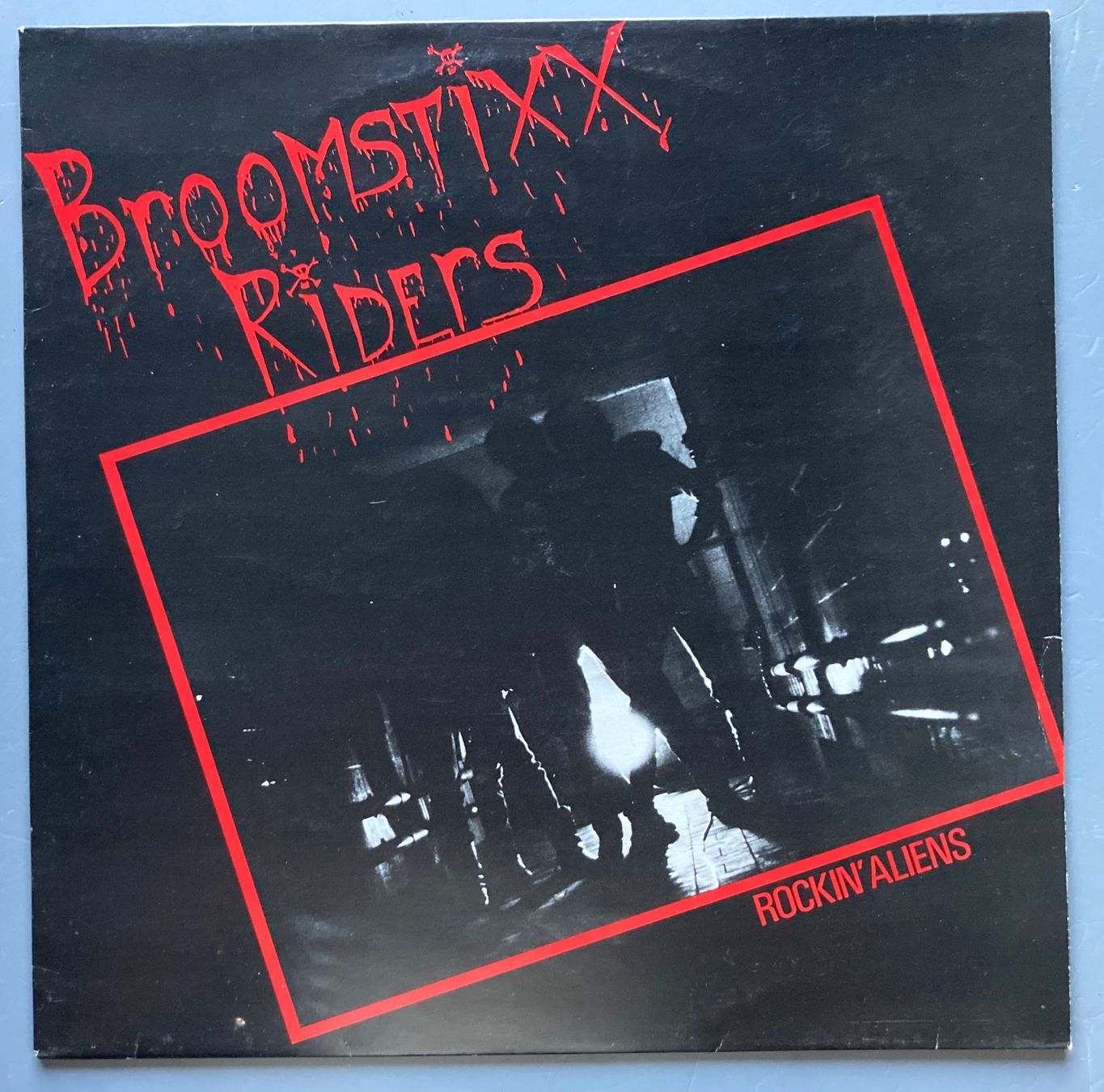 Schallplatten: BROOMSTIXX RIDERS - ROCKIN' ALIENS – Gebraucht aus Poliez-Pittet von Newtown-Records