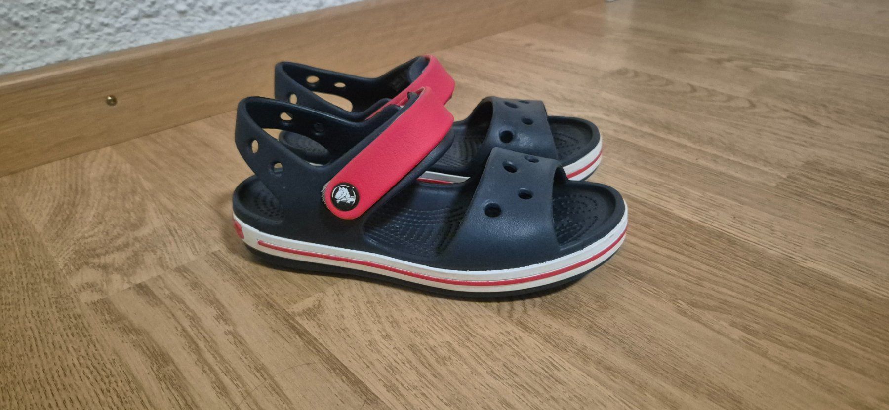 Crocs Scarpe per ragazzi: Crocs Sandalen, Gr. C12 – Usato da Bremgarten AG venduto da wellea