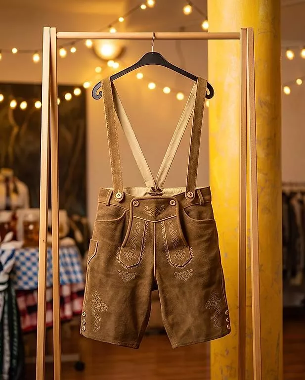 Pantaloni: Lederhose – Usato da Biglen venduto da adrian017 1