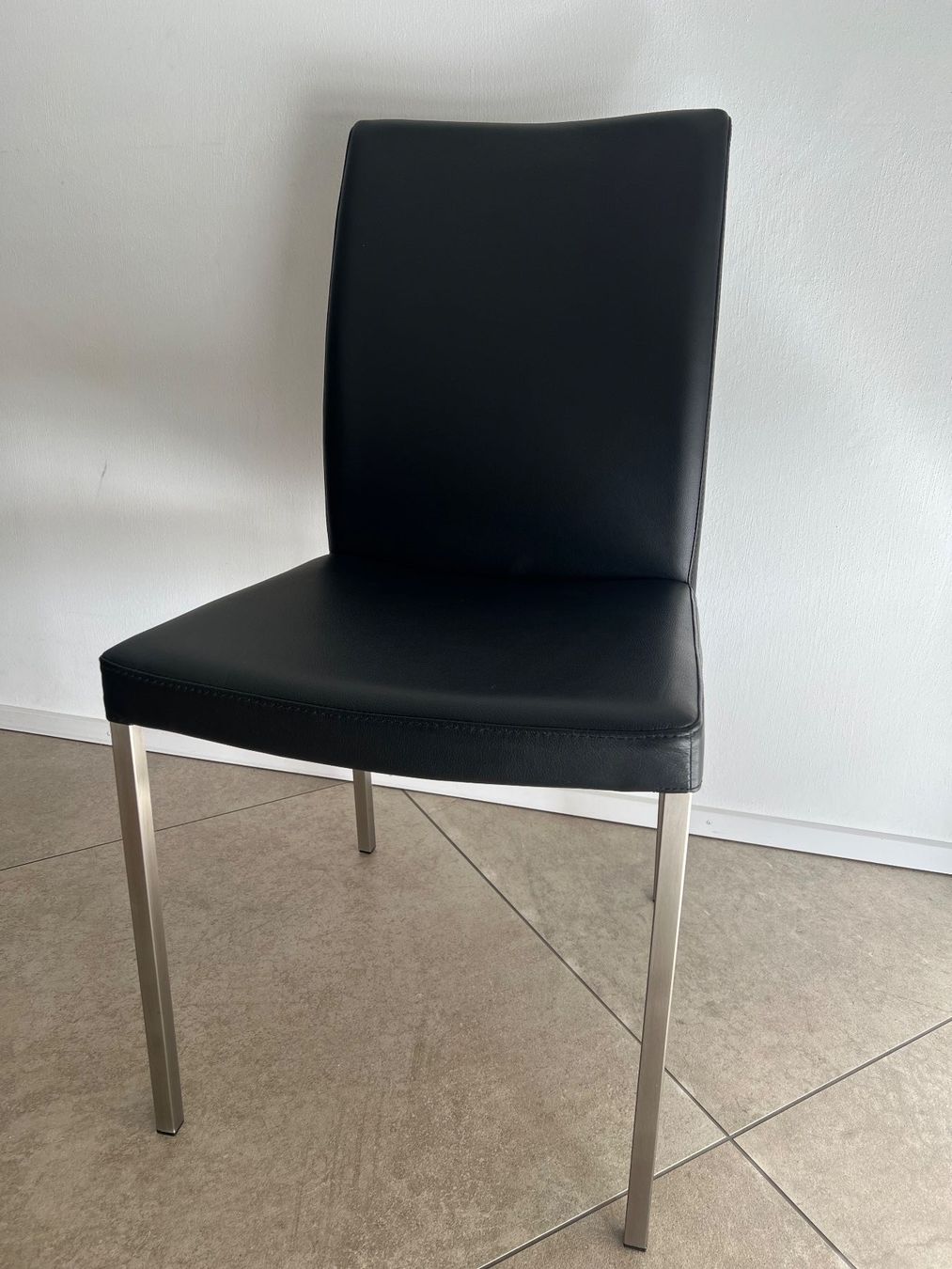 Tables: Esstisch aus massivem Eichenholz mit 8 Stühlen – D'occasion à Uettligen par Murijuli 5