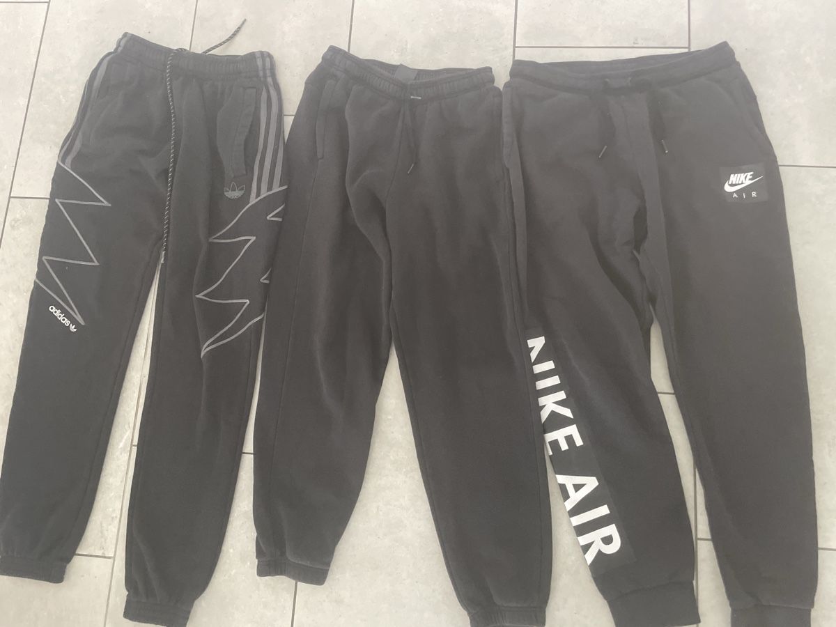Nike Lotti & Set di vestiti: Trainer Hose Junge Gr.164 - 170 – Usato da Baar venduto da Vili7