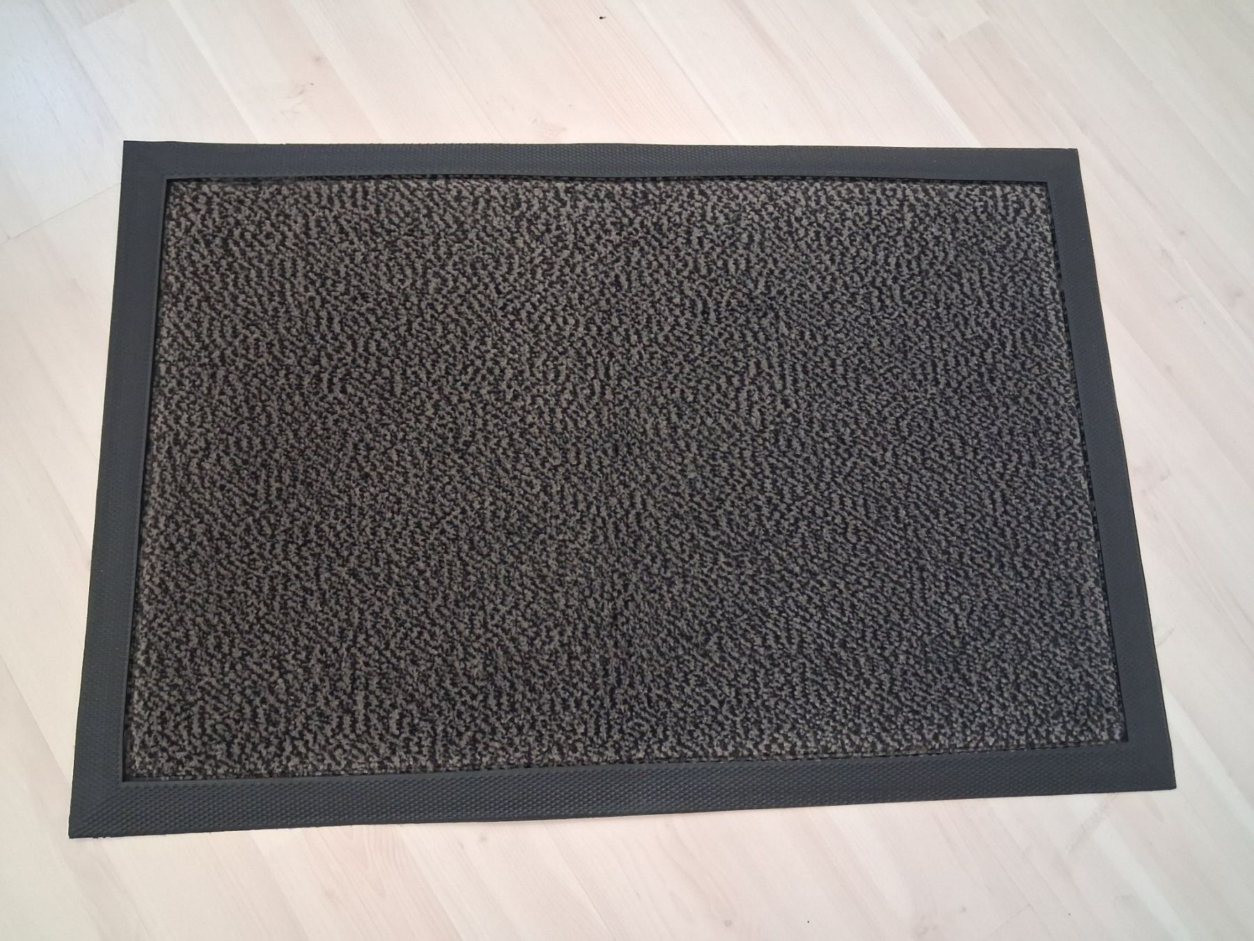 Tapis de sol: FUSSMATTE GRAU SCHWARZ GEMUSTERT – Neuf (Voir description) à langnau par Santos1411