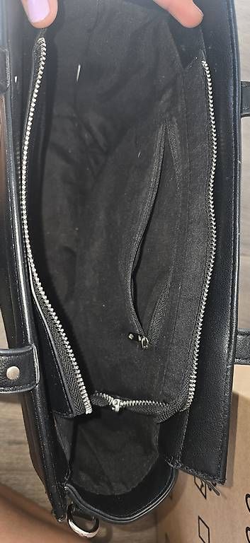 Taschen für Damen: Schwarze Kunst-Leder Tasche – Gebraucht aus Schaffhausen von isl_dj8w 1