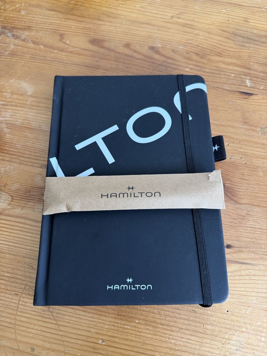Hamilton Montres: Carnet de note et stylo Hamilton – Neuf avec emballage d'origine à La Chaux-de-Fonds par mih_t8qk