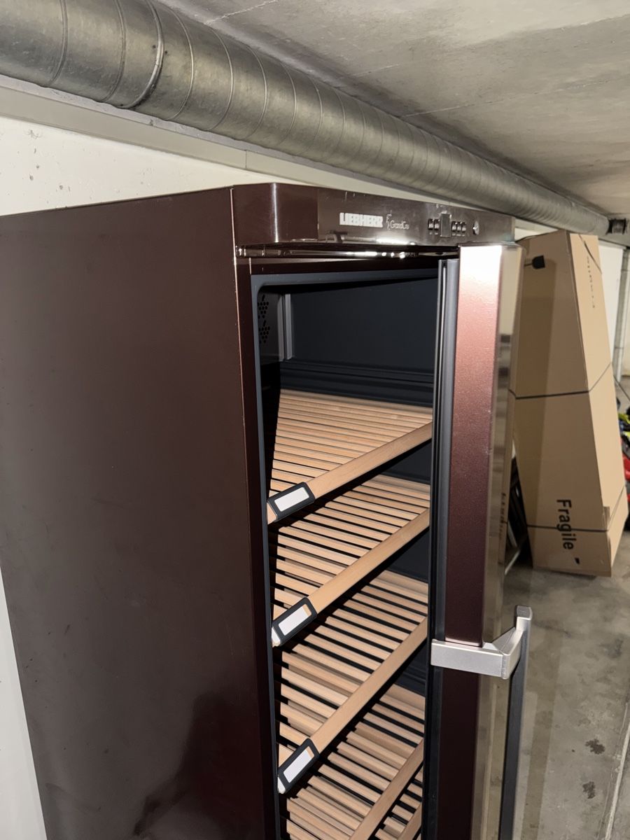 Frigoriferi: Liebherr Vinidor Wine Fridge used condition – Usato da Zürich venduto da art_8hkj 4