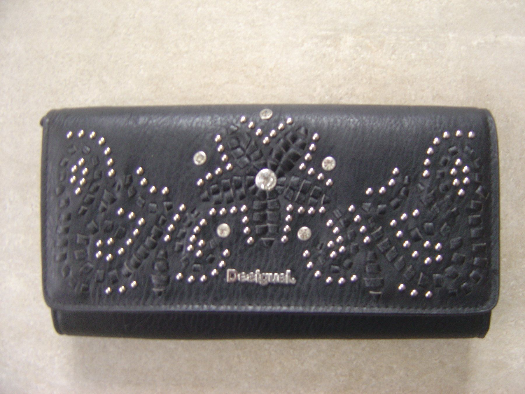 Desigual Portemonnaies: Desigual Clutch oder Portemmonaie – D'occasion à Rottenschwil par chnoblipress