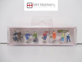 Faller 151616 6-teiliges Figurenset "Wartende Passanten" H0