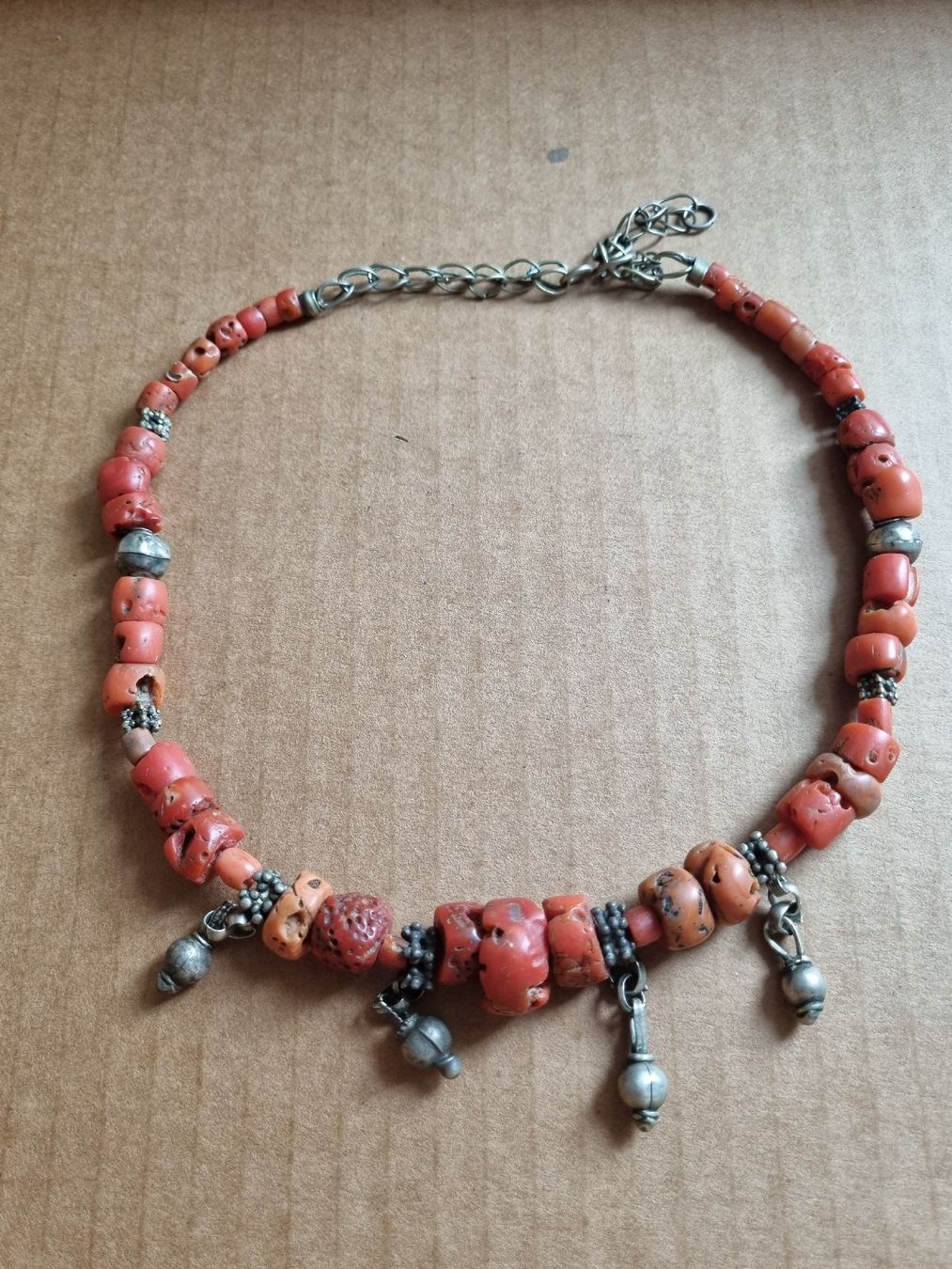 Catenine: Vintage Korallenkette   – Usato da Schaffhausen venduto da Leveron13