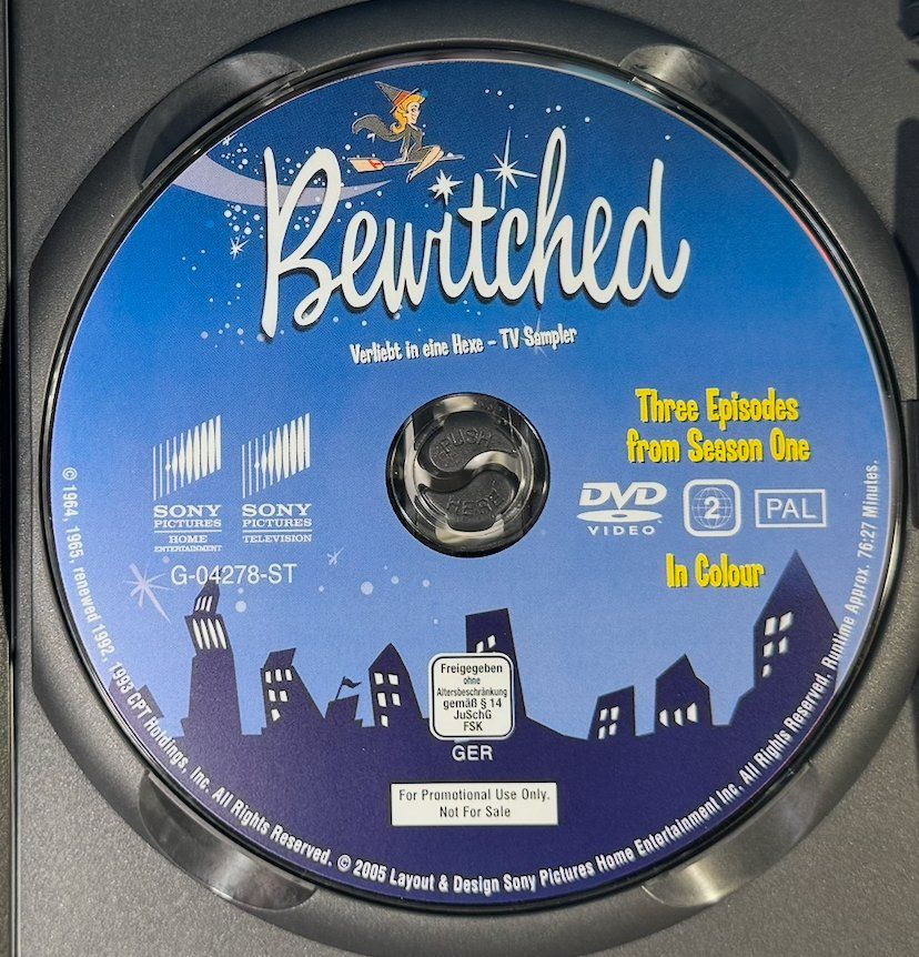 Tutti i DVDs: 2 DVDs  VERLIEBT IN EINE HEXE - DVD 2 BEWITCHED - TV Sampler – Usato da Wisen venduto da gigisna 2
