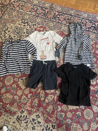 Kinder Kleiderpaket 122-128, 5 Teile, Top Zustand für de