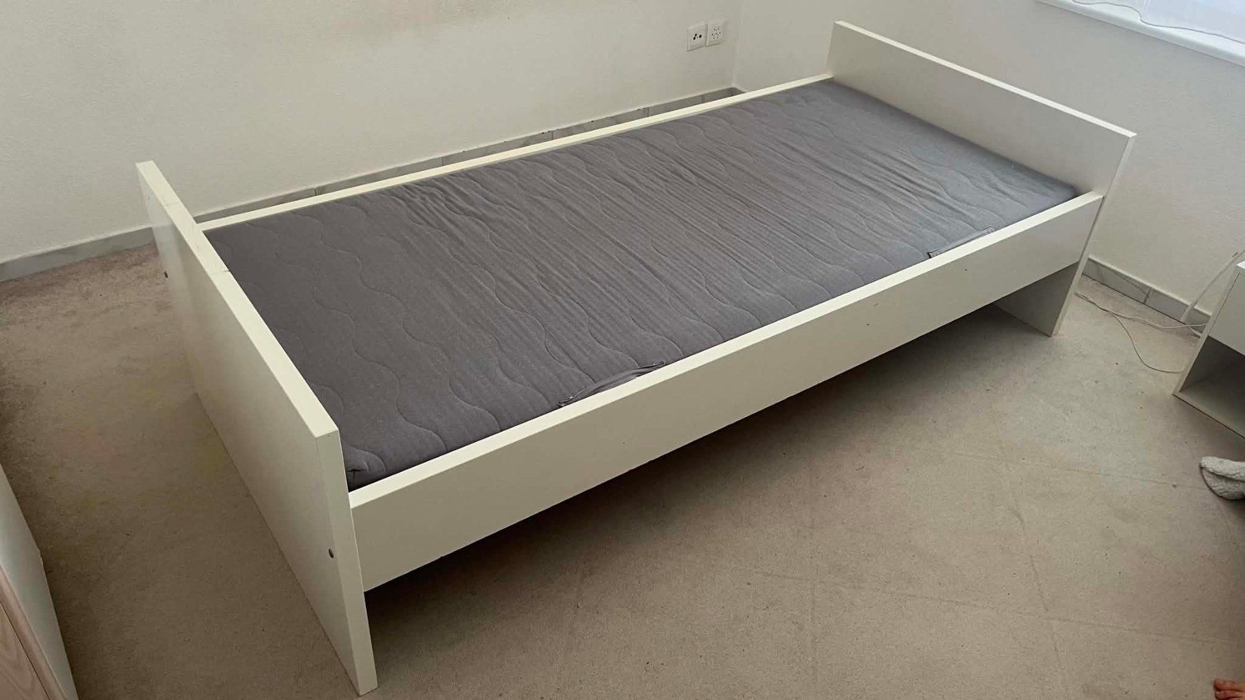 Ikea Letti: Ikea Bett mit Lattenrost und Matratze – Usato da Uster venduto da hsh9
