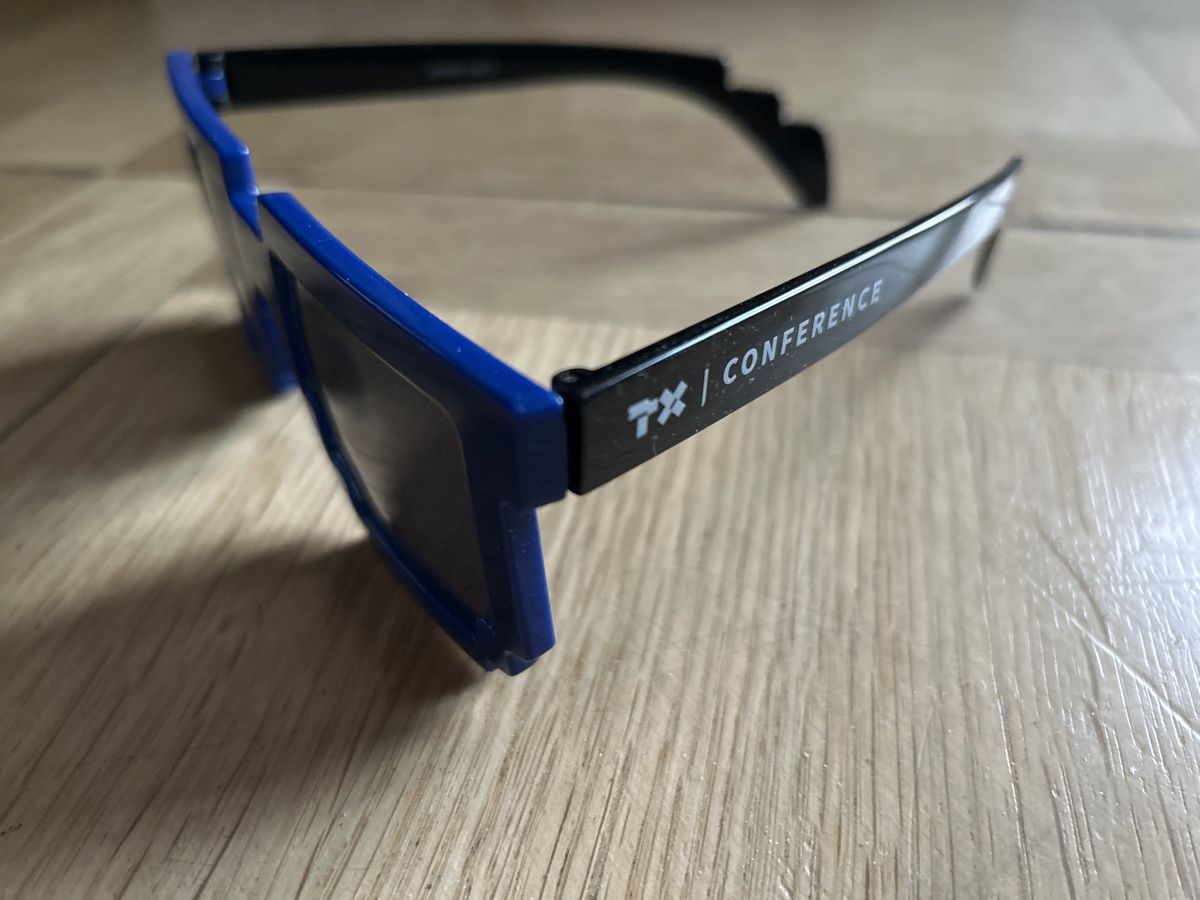 Occhiali & Lenti: Pixelated Blaue Sonnenbrille – Usato da Zürich venduto da snaut 2
