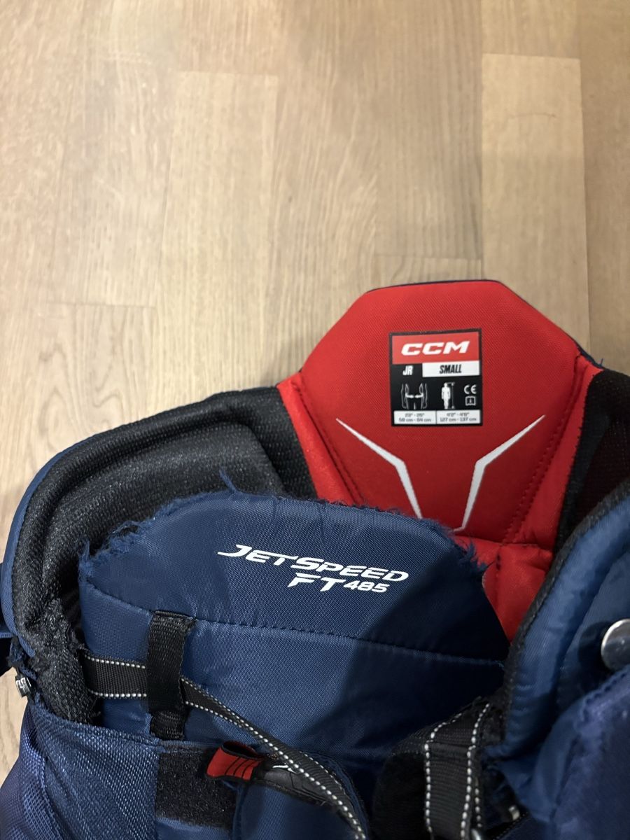 Ccm Protezioni & Imbottiture: CCM Jetspeed Hockeyhose Junior Small – Usato da Obfelden venduto da Joanne04 1