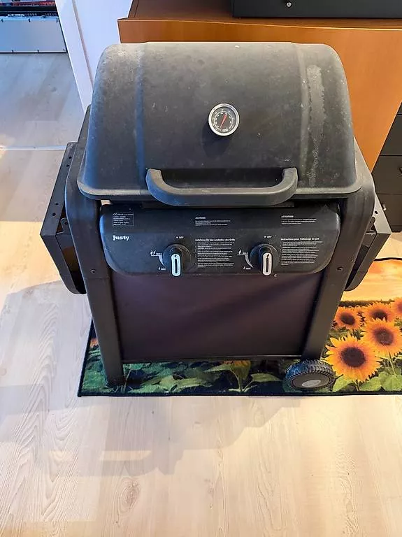Grills: Gasgrill – Gebraucht aus Flawil von oie_123_b
