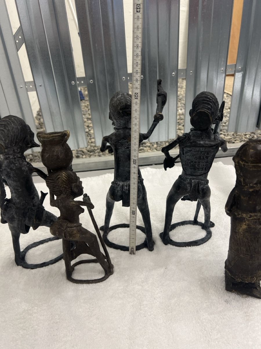 Statuette: Afrikanische Bronzefiguren, Dekoration, Kunstobjekte – Usato da Zürich venduto da Privat_13 4