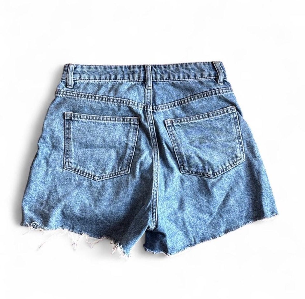 H&M Jeans: Kurze Jeans Hose – Usato da Lausen venduto da sineri 2